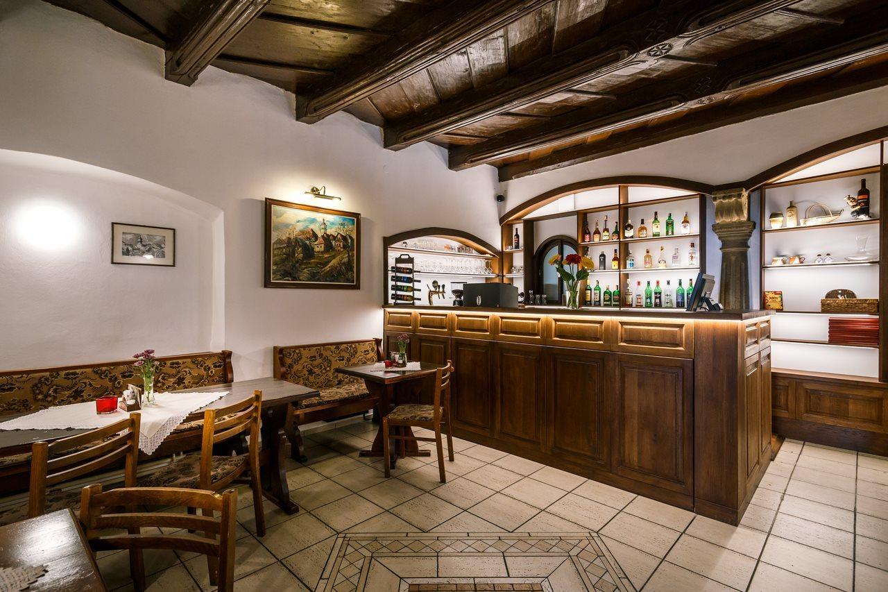 Penzion - Restaurant Atrium Попрад Екстер'єр фото