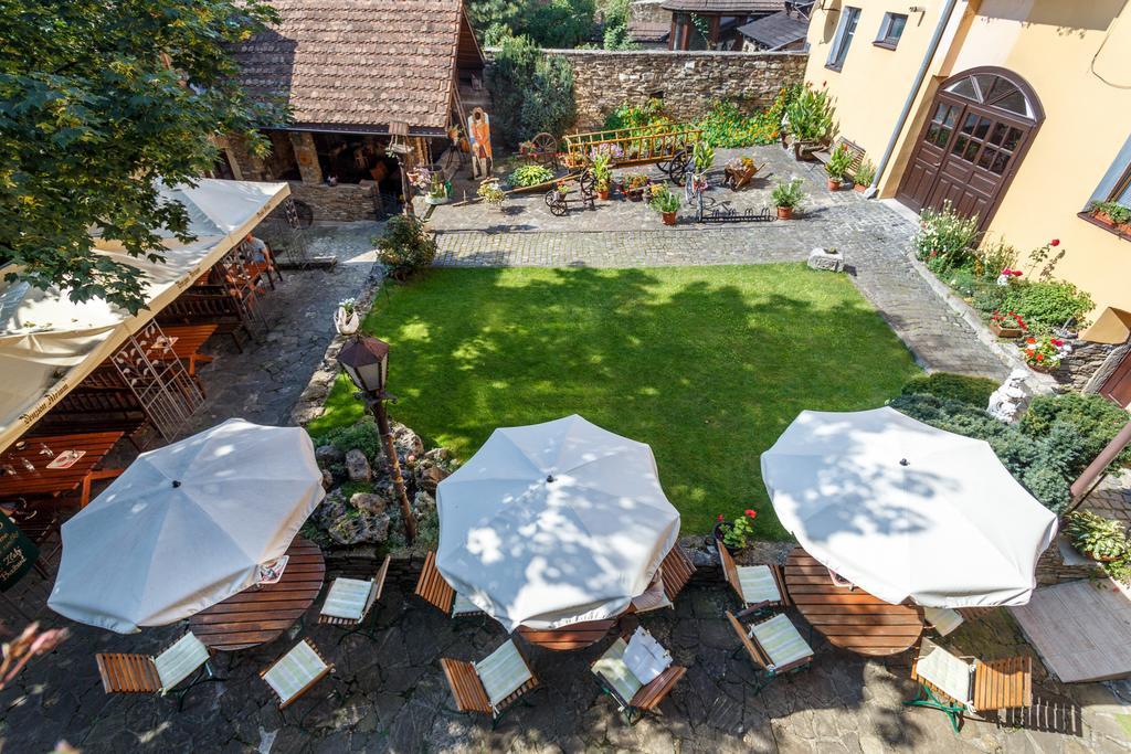Penzion - Restaurant Atrium Попрад Екстер'єр фото