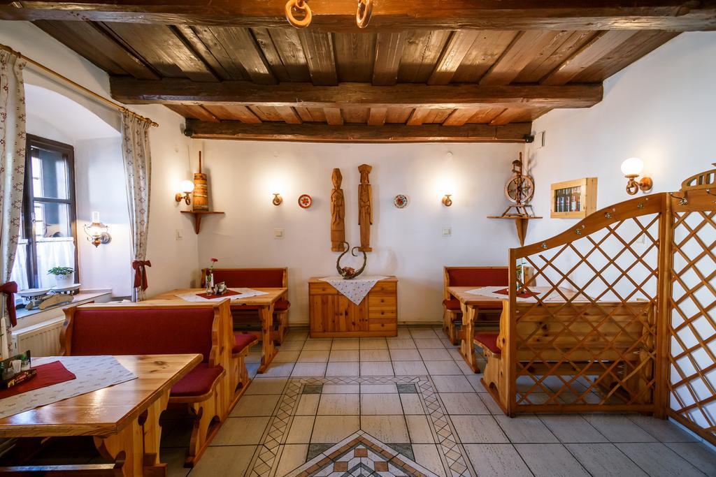 Penzion - Restaurant Atrium Попрад Екстер'єр фото